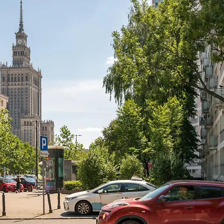 Metro Swietokrzyska View شقة